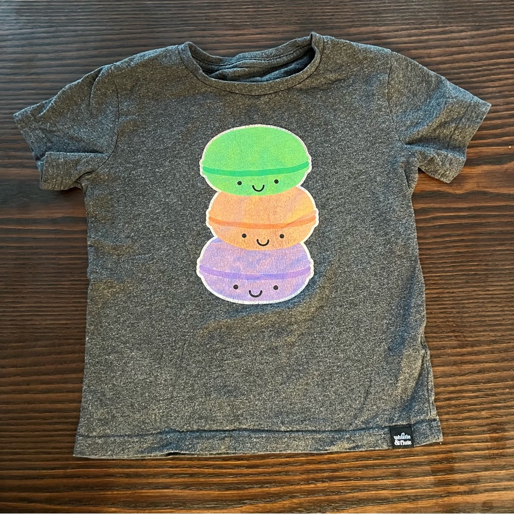 Whistle & Flute Kawaii Tri Macaron T-shirt
Size 5-6